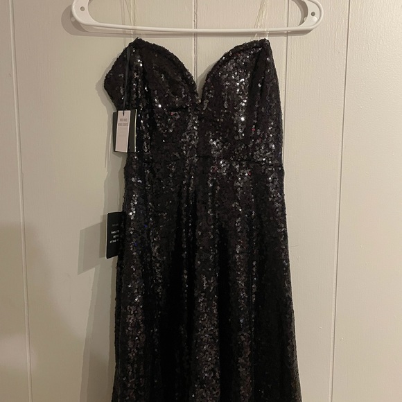 Black Dress - Picture 2 of 6